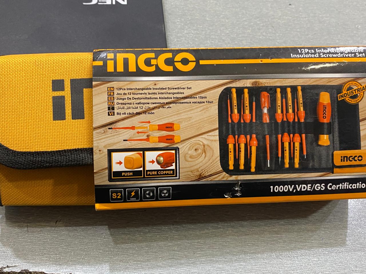 12pcs interchangeable insulated screwdriver set